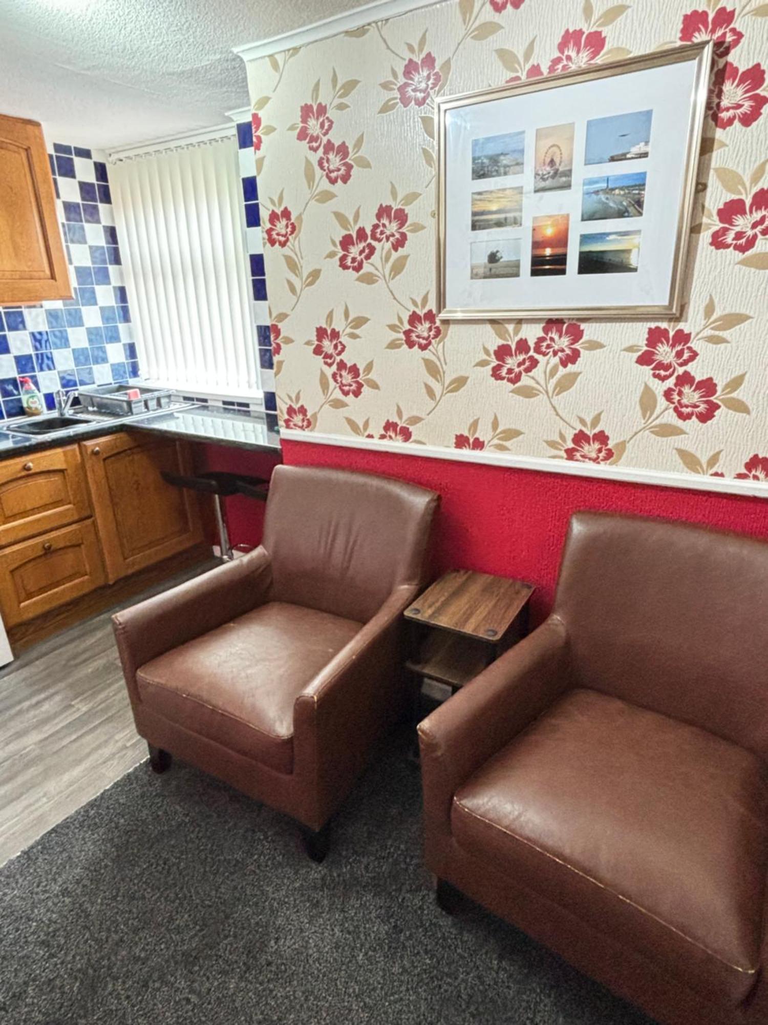Lindisfarne Holiday Apartments - Families & Couples Only Blackpool Exterior foto