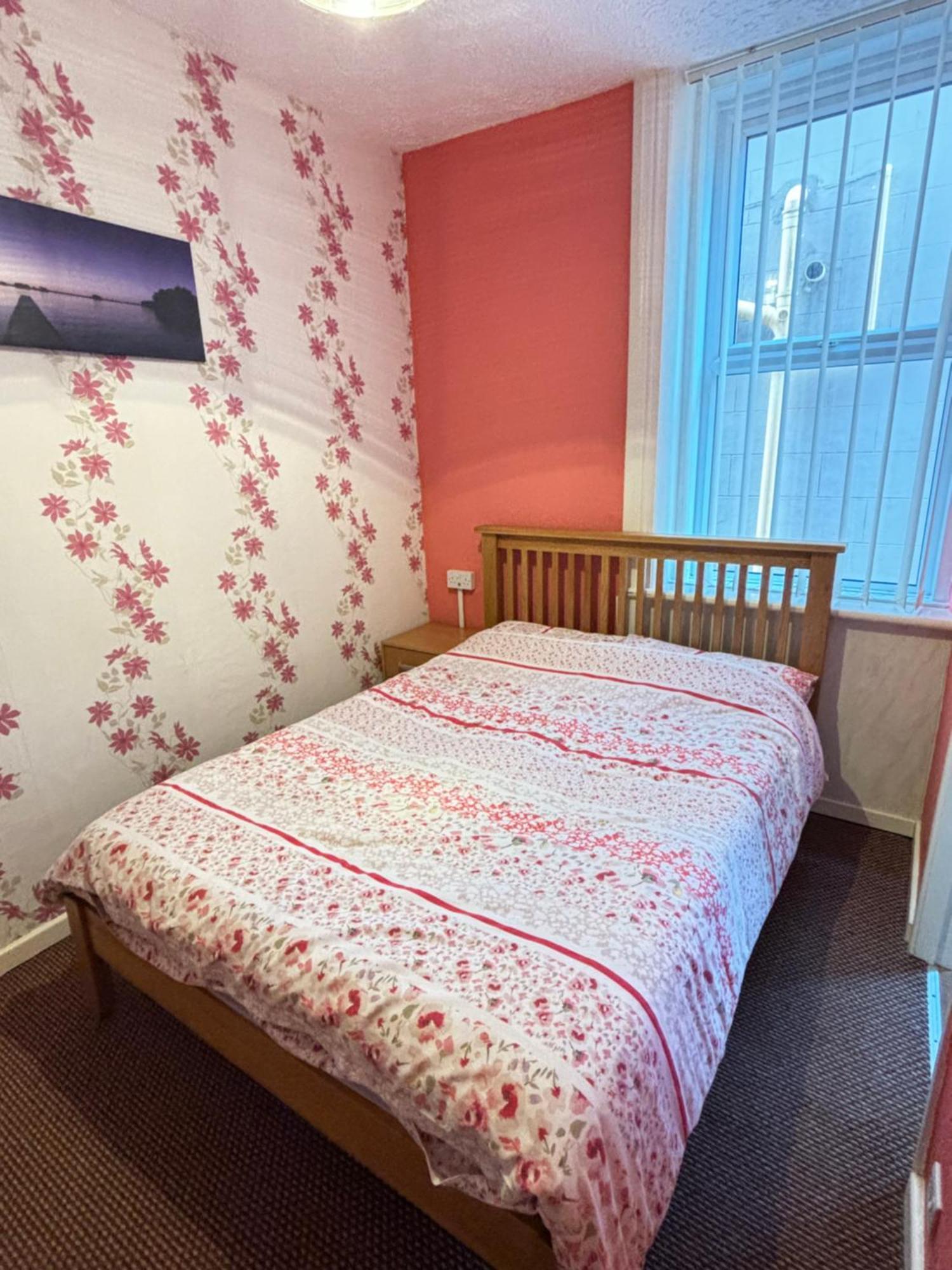 Lindisfarne Holiday Apartments - Families & Couples Only Blackpool Exterior foto