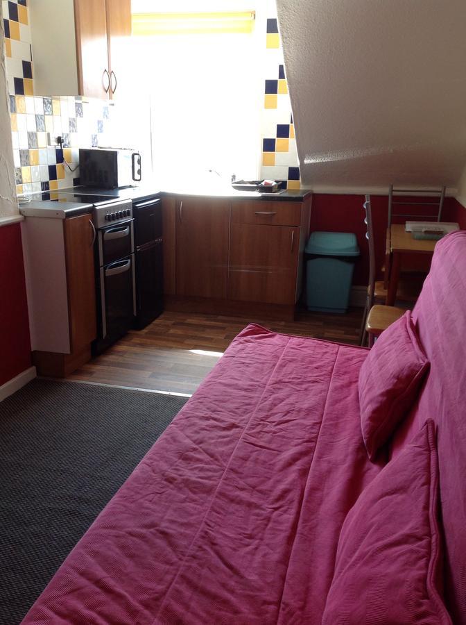Lindisfarne Holiday Apartments - Families & Couples Only Blackpool Exterior foto